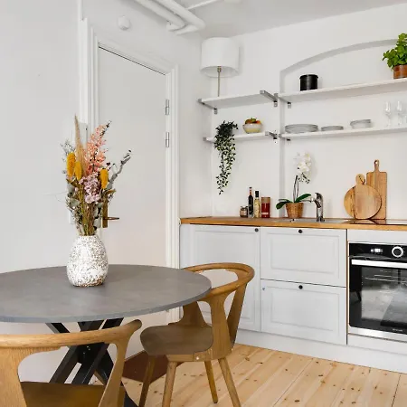 Sanders - Cute Studio In The Middle Of It Apartment *